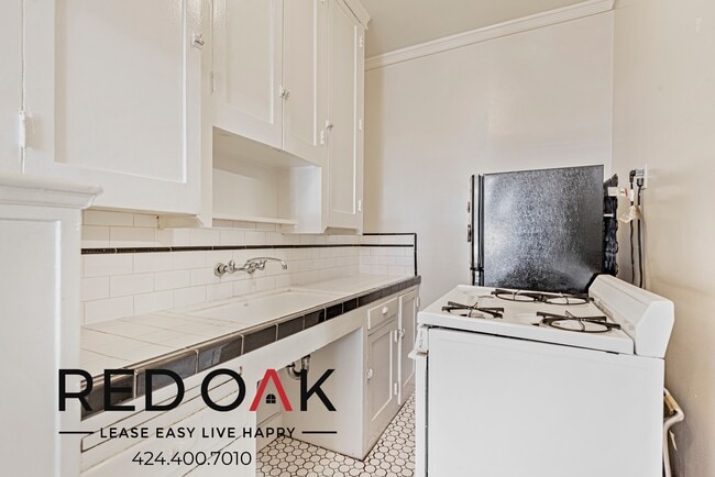 Photo - 649 N Rossmore Ave Unit 104