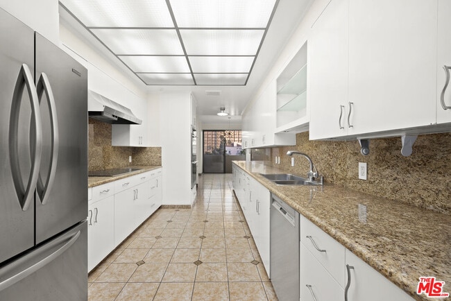 Photo - 325 N Oakhurst Dr Unit 501