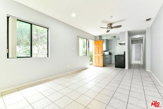 Photo - 26 Ozone Ave Unit 1