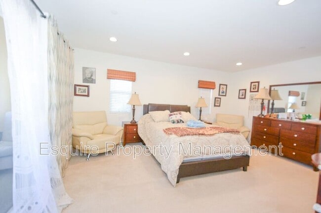 Photo - 328 Newbury Vista Ln