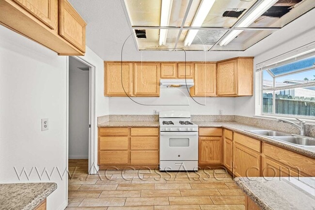 Photo - Two-Story Condo with Private Yard in Lake Elsinore