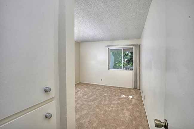 Photo - APT 92 Unit 92