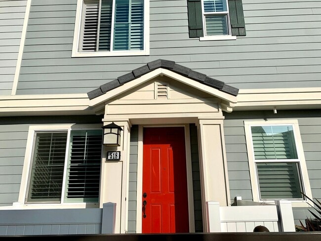 Building Photo - 518 Heron Ln