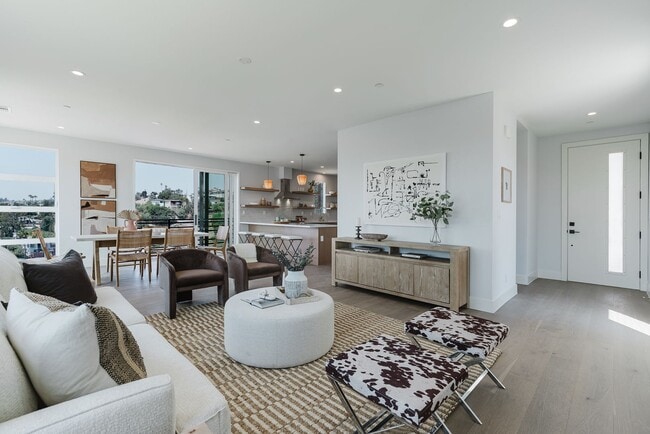 Photo - 3870 W Point Dr