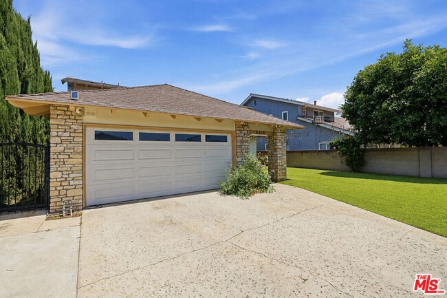 Photo - 5516 Bluebell Ave