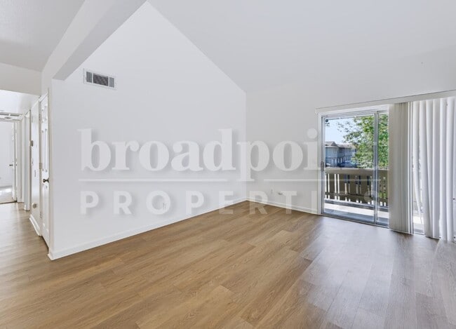 Photo - 2536 White Oak Pl
