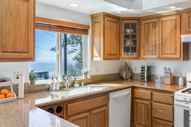 Photo - 26454 Apache Trail