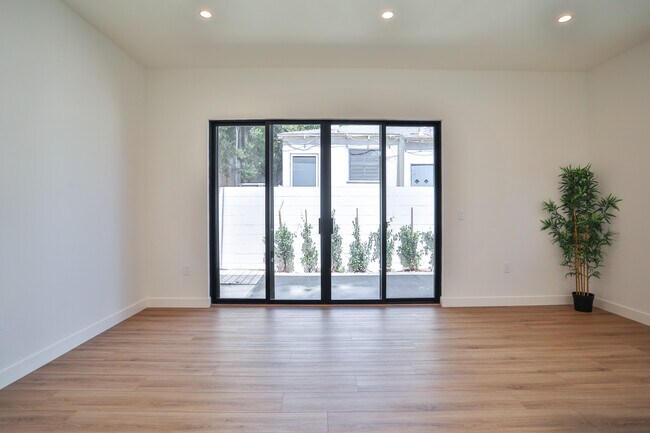 Photo - 1230 Stanford St