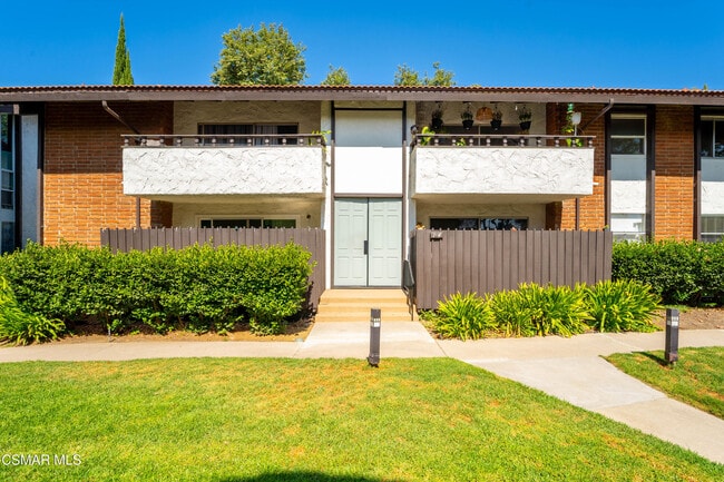 Photo - 31552 Agoura Rd