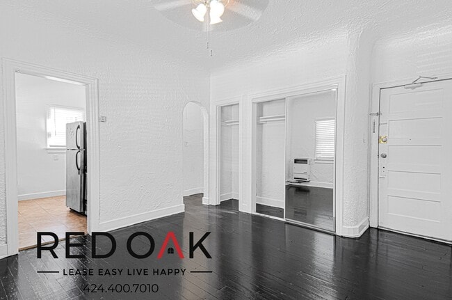 Building Photo - 206 S Coronado St Rental
