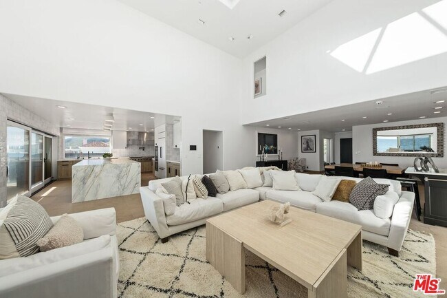 Photo - 25302 Malibu Rd