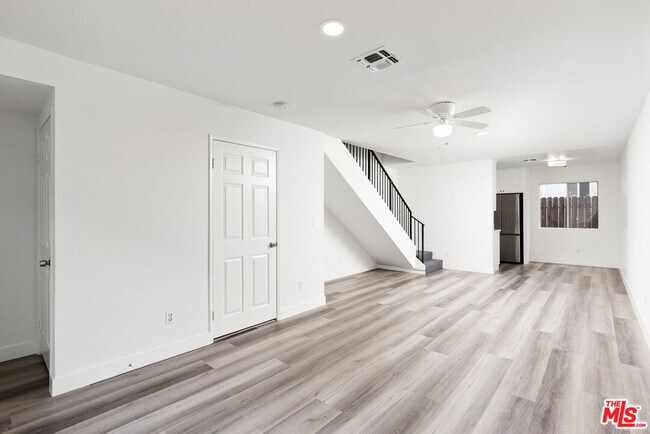 Photo - 6616 Sylmar Ave Unit 2