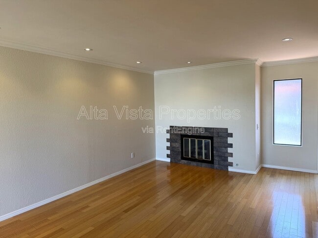 Photo - 2849 E Street Unit 17