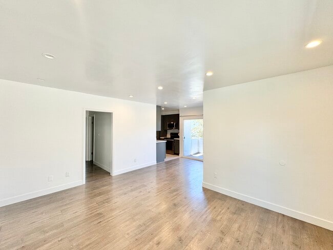 Photo - 1948 S Rimpau Blvd Apartment Unit 1