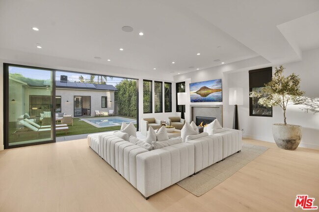 Photo - 4433 Kraft Ave