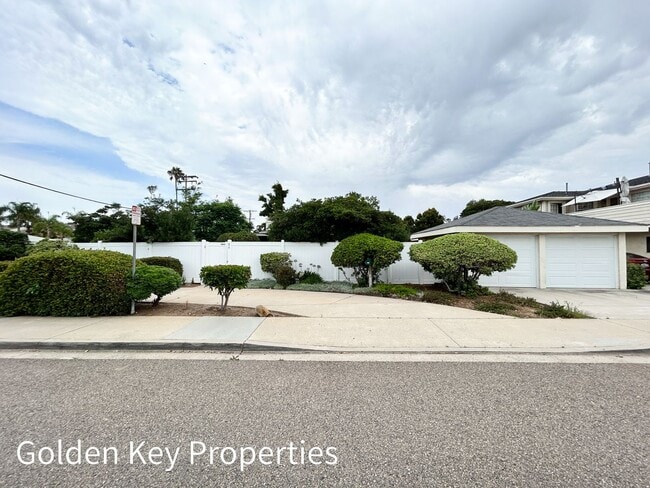 Welcome to this beautiful single-level hom... - Welcome to this beautiful single-level hom... Apartment Unit 870 Laguna Drive