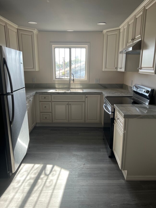 Building Photo - 4602 Cherokee Ave Unit 4602