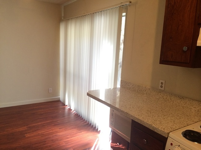 Photo - 530 Veteran Ave