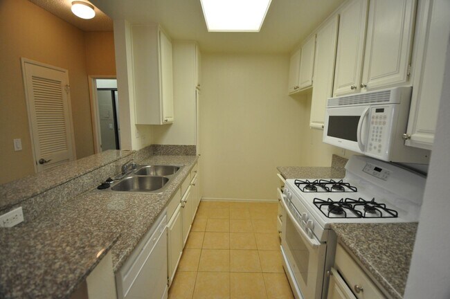 Photo - 11594 Moorpark St Unit 206