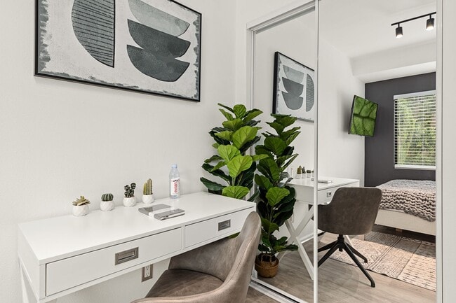 Photo - 1702 Malcolm Ave Unit Single Room 2 - 2