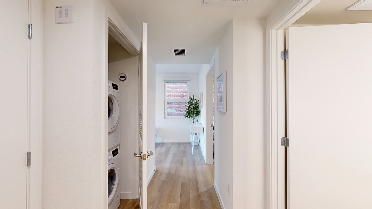 3D Tour - 738 Normandie