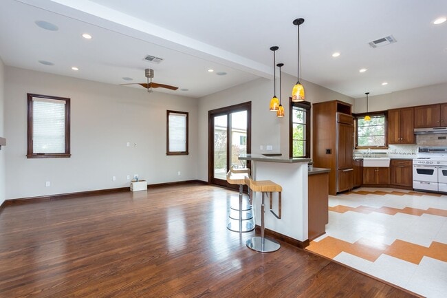 Photo - Loma Portal Craftsman with Views