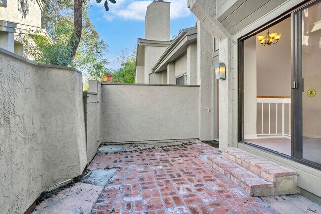 Photo - Beautiful townhome in La Jolla!  Three bedrooms plus office/extra bedroom! Available immediately!