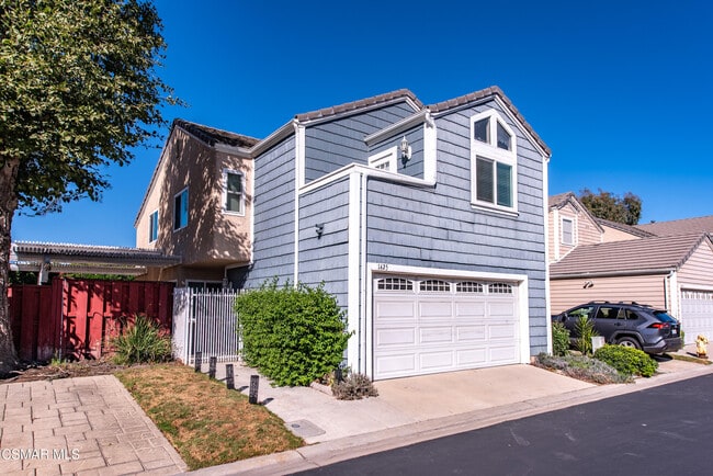 Photo - 1425 Clayton Way