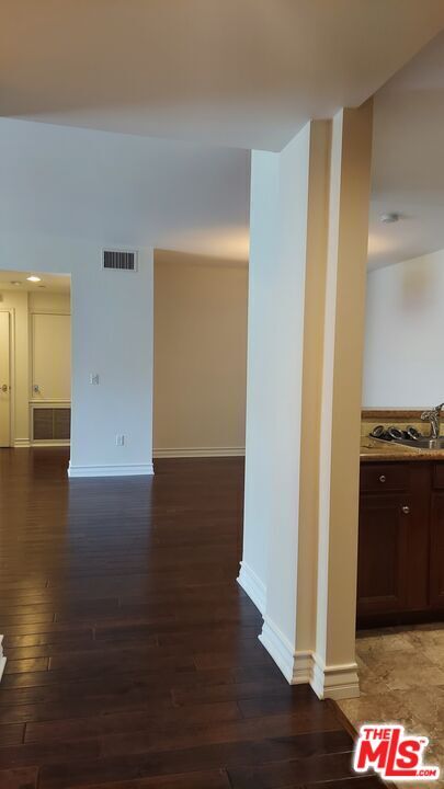 Photo - 1726 S Bentley Ave Unit 304