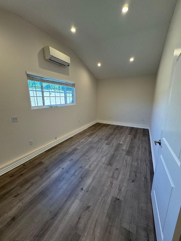 Photo - 22850 Erwin St