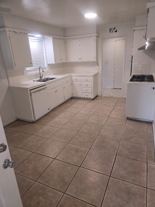 Photo - 11194 Magnolia Ave