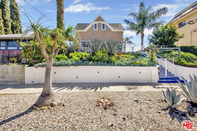 Building Photo - 318 Parkman Ave