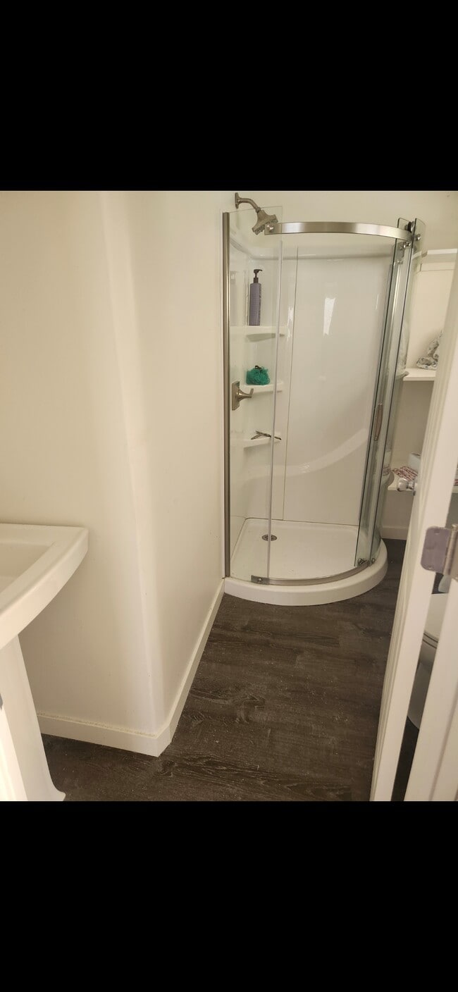 Photo - 33 Wavecrest Ave