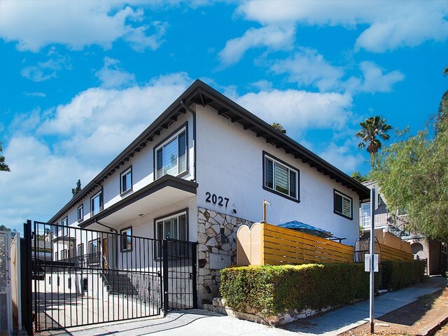 Photo - 2027 Vista Del Mar Ave Unit 2