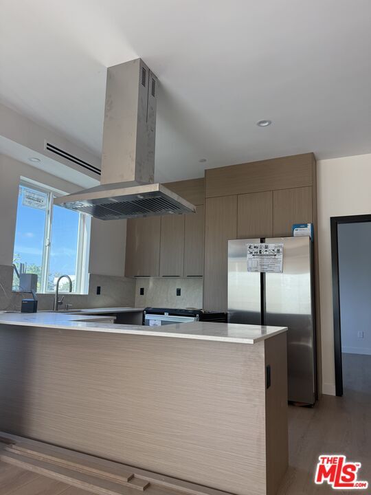 Building Photo - 2135 S Longwood Ave Unit 2