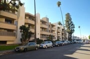 Photo - 5th Street Apartments- Luxurious Bedrooms ...