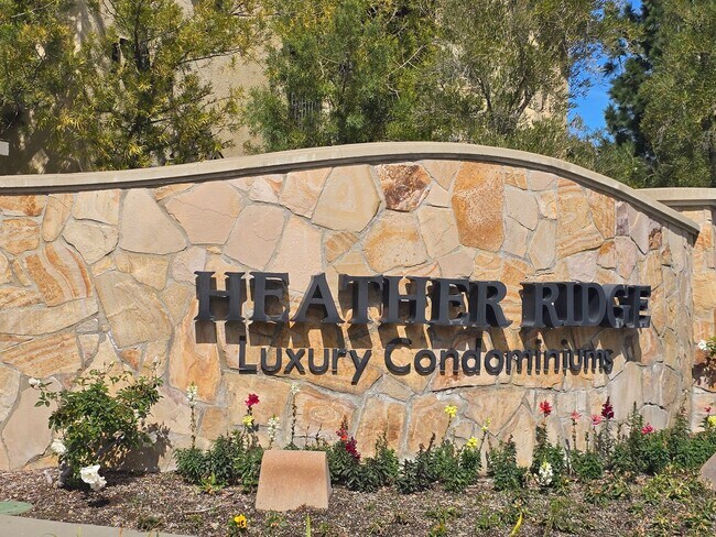 Photo - Beautiful Upgraded 2 Bedroom 2 Bathroom Townhouse in Gated Community – Santa Clarita