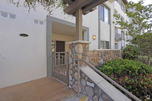 Photo - Mission Hills Apartments