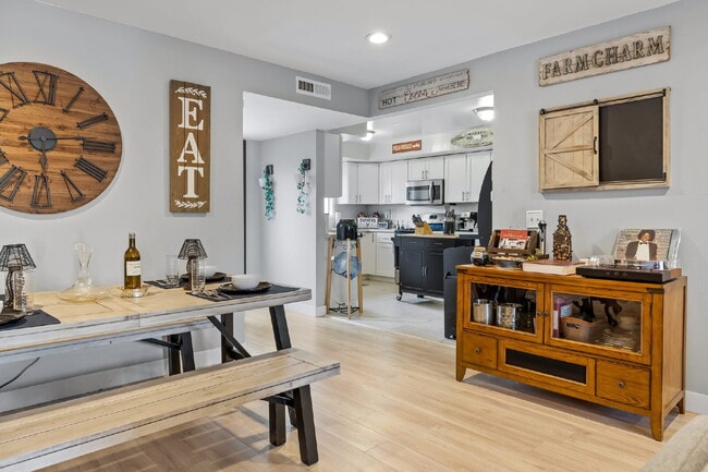 Photo - 4 Bedroom Condo for Rent in Ventura!