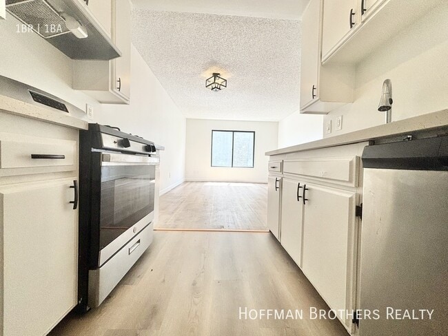 Photo - 11817 Victory Blvd Unit 107