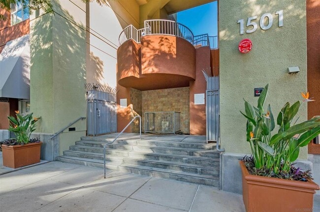 Photo - Beautiful One Bedroom Condo in the " Piazza Palermo." building! Pet considered!!