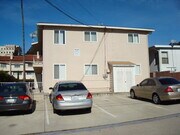 Photo - USD-adjacent 3 bedroom 1 bath apartment