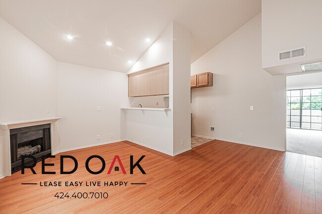 Photo - 4651 Cahuenga Blvd Unit 310
