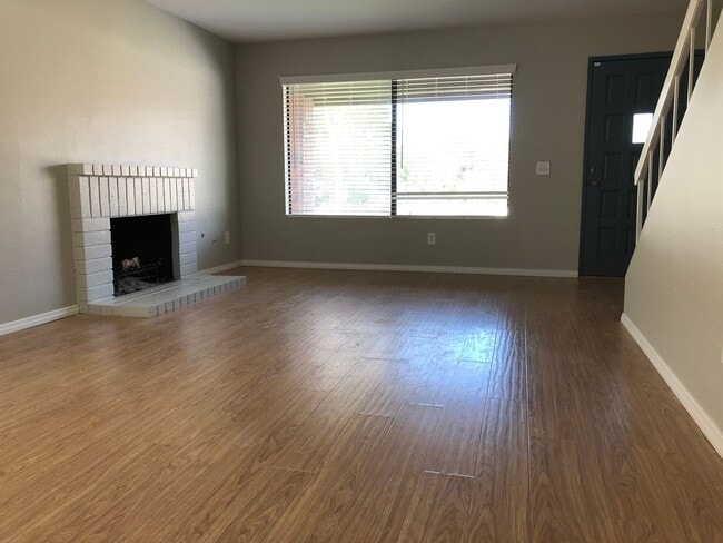 Photo - 937 Woodgrove Dr