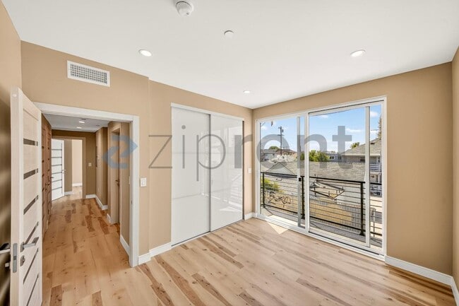 Photo - 227 N Burlington Ave
