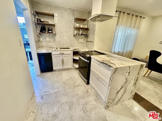 Photo - 643 N Vista St