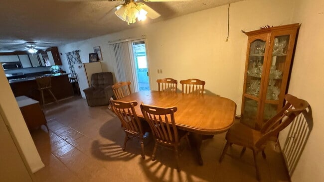 Photo - 875 Wilson Ave
