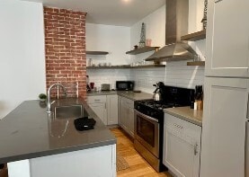 Building Photo - 823 Gower St Rental