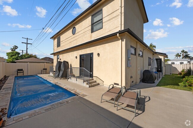 Building Photo - 4952 Rockford Dr Rental