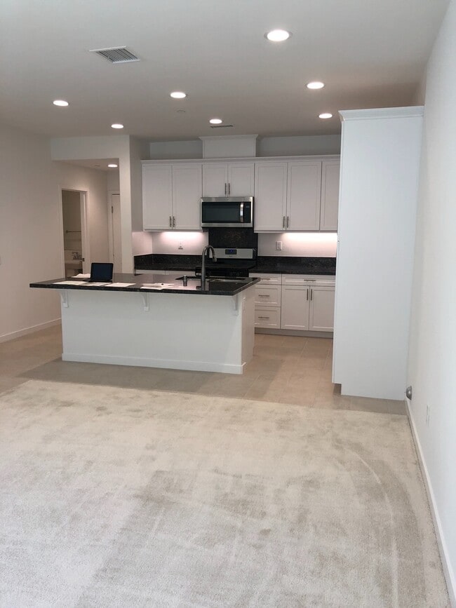 West Creek - 3 bedroom, 2.5 bath Townhome! - West Creek - 3 bedroom, 2.5 bath Townhome!
